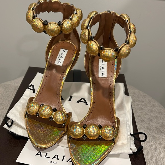 ALAÏA La Bombe 110 studded iridescent metallic elaphe sandals size 37 - Picture 3 of 16